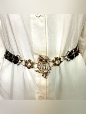 Gold tone interwoven chain belt with black velvet ribbon & rhinestone owl accent